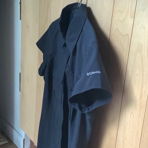 Columbia omni-shade sun protection button up shirt.  Like new.  Xs - Picture 3 of 3
